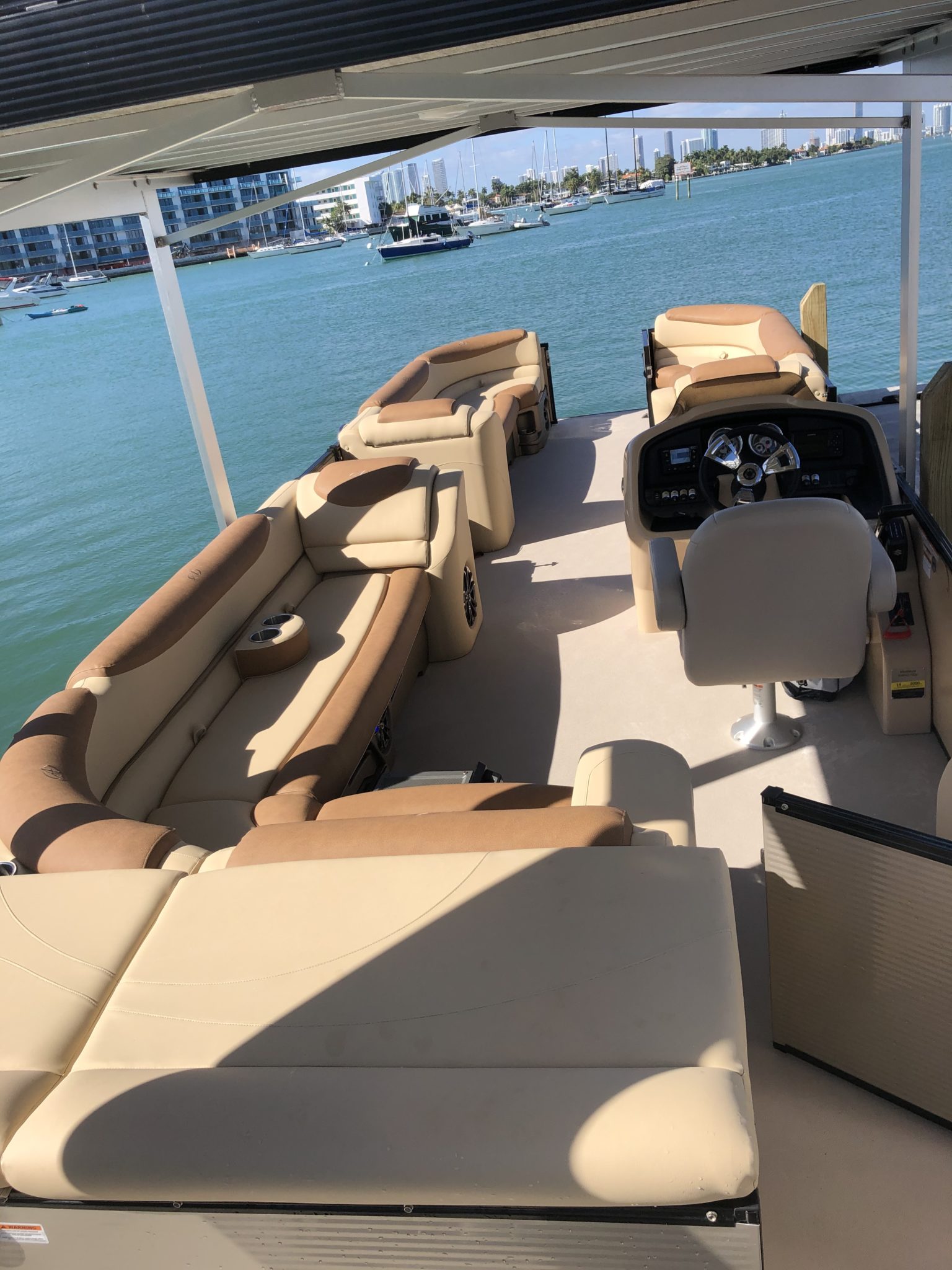 Pontoon Boat - Bachelorette Party Miami